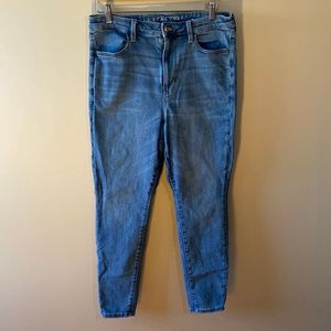 AMERICAN EAGLE JEANS